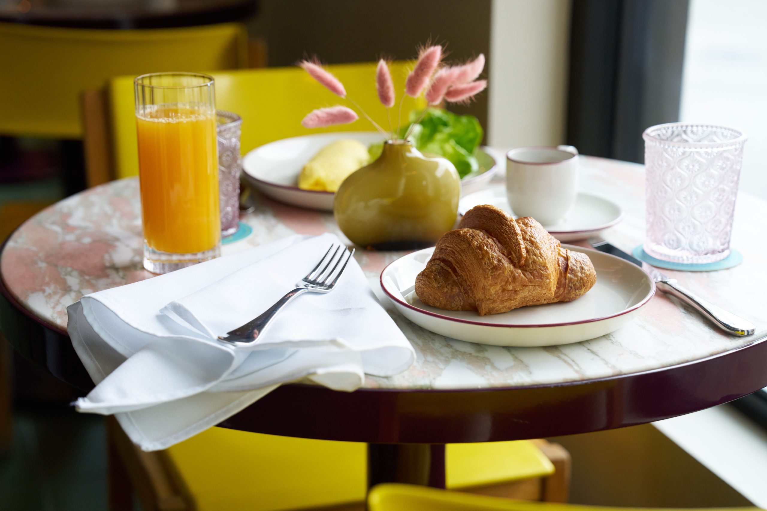 Hotel Genevieve Rosettes Breakfast