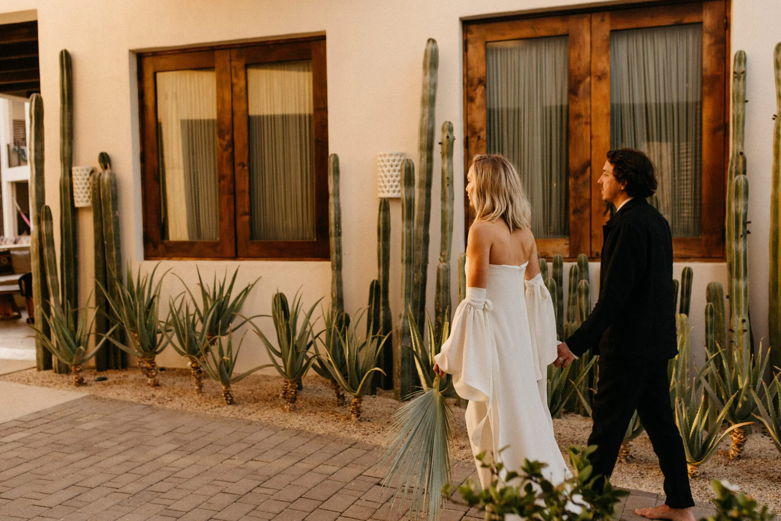 couple_Walking