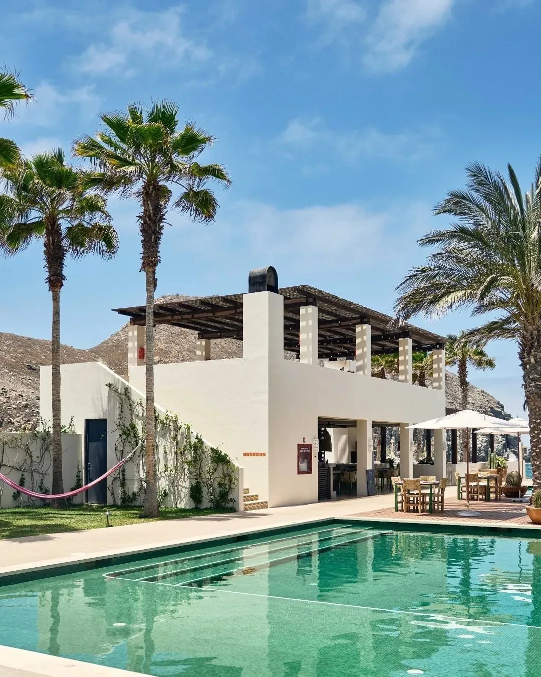 vogue article-pool photo