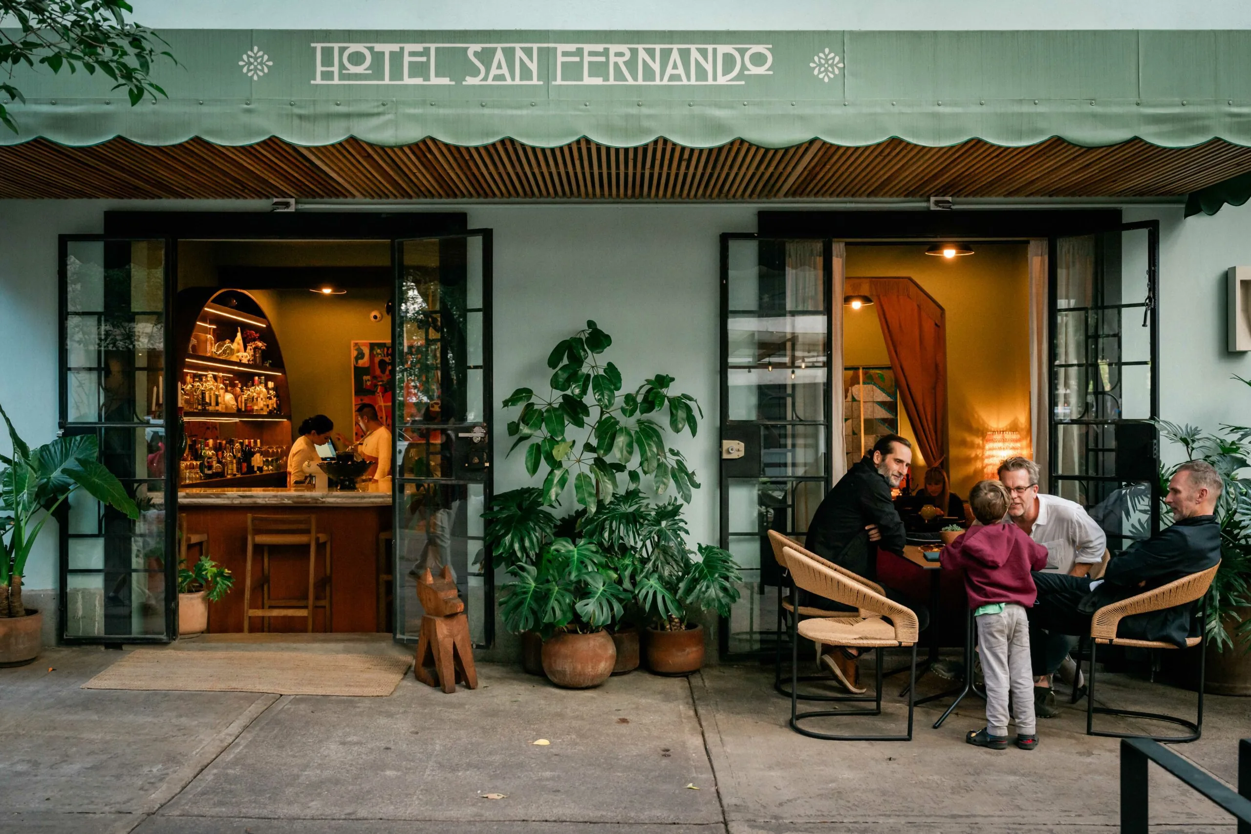 Exterior view of Lounge Fernando