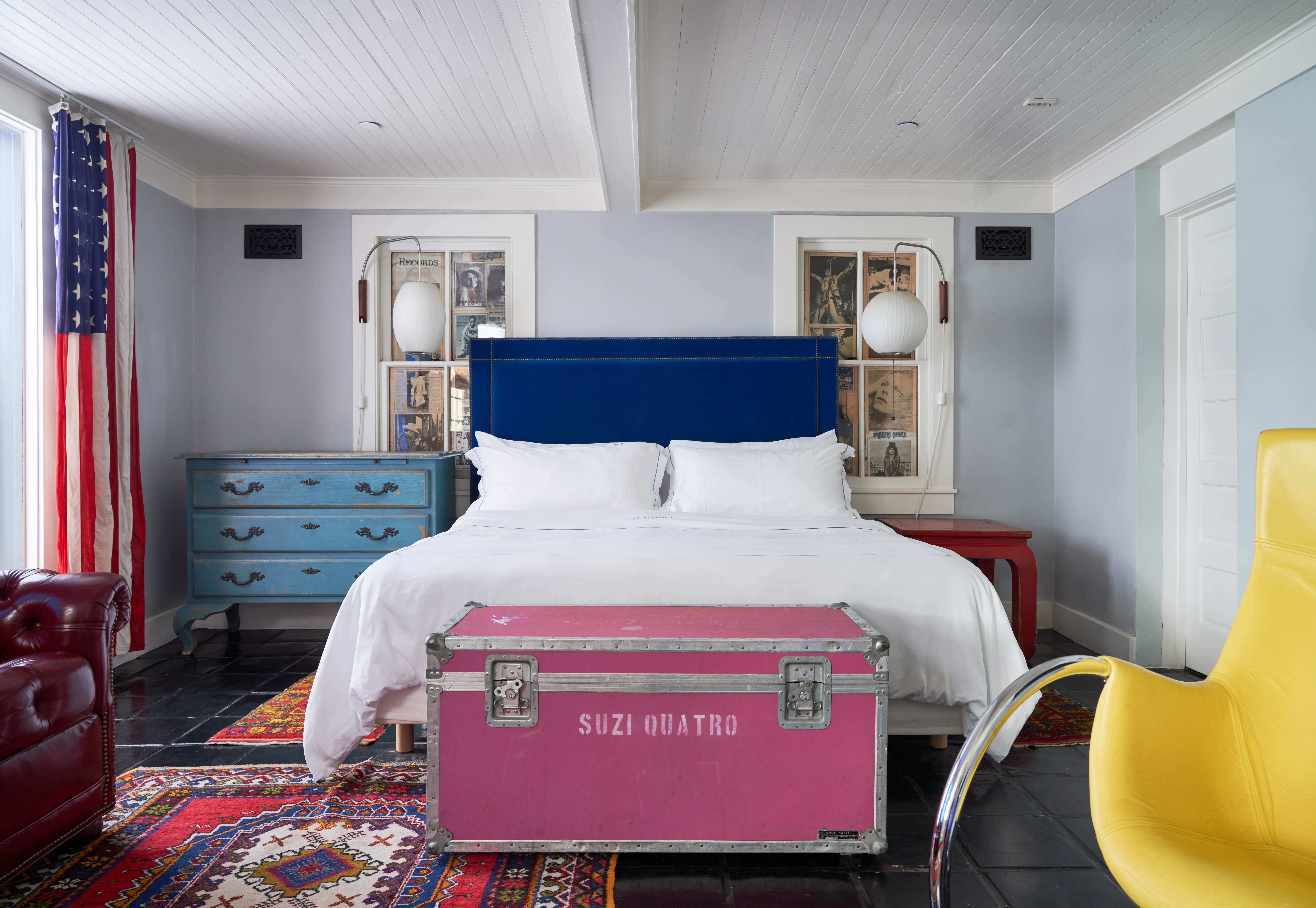 Bed in Suite 5 at Hotel Saint Cecilia
